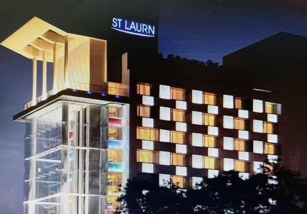 St Laurn Koregaon Park Pune Bagian luar foto